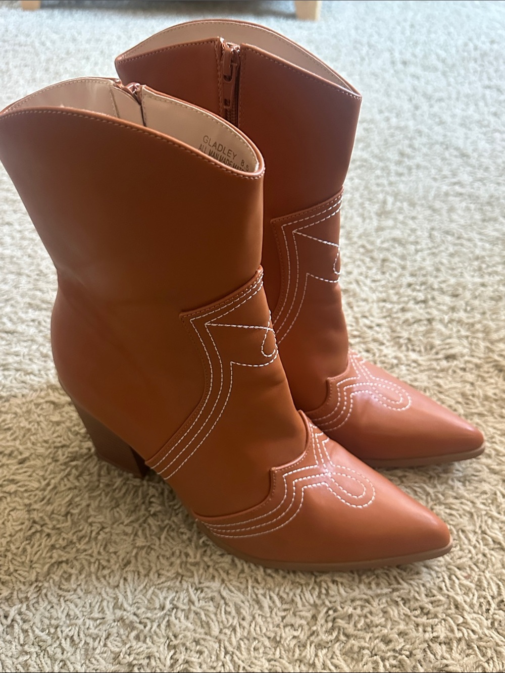 Lulus Women’s Tan Western Ankle Boots with Pointed Toe Sz 8.5